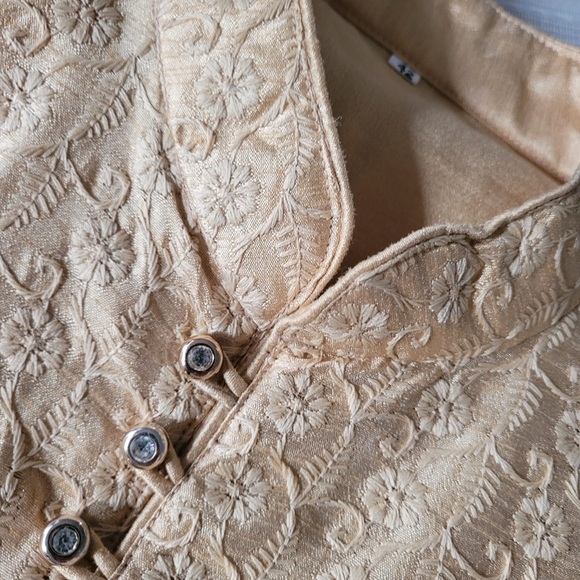 Men’s L Gold Beige Sherwani Kurta Pyjama Set NWOT - Picture 3 of 7